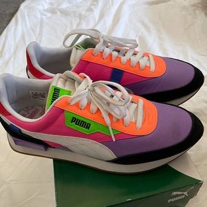 Women's puma shoes Sz 11